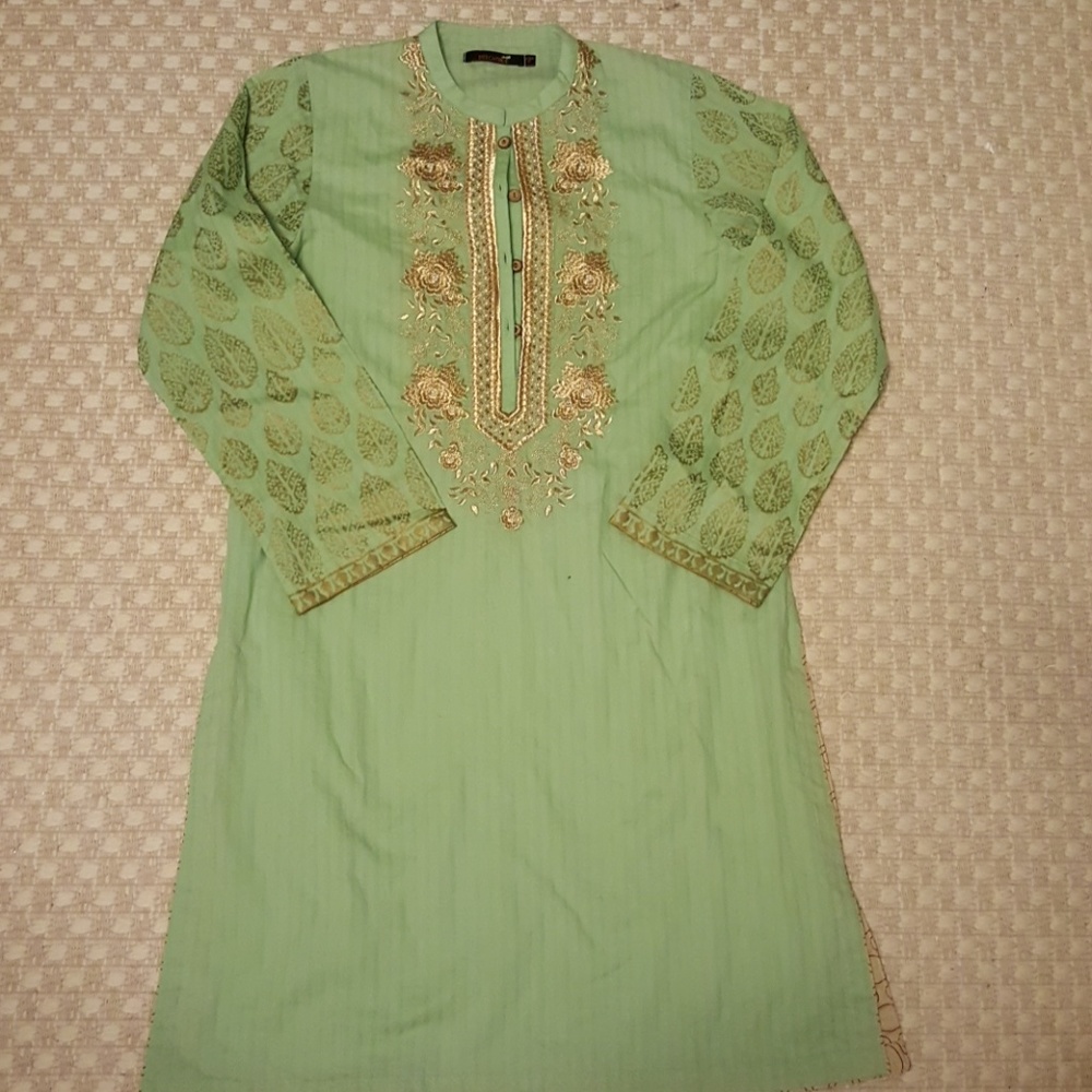Pakistani/Indian Beechtree kurti